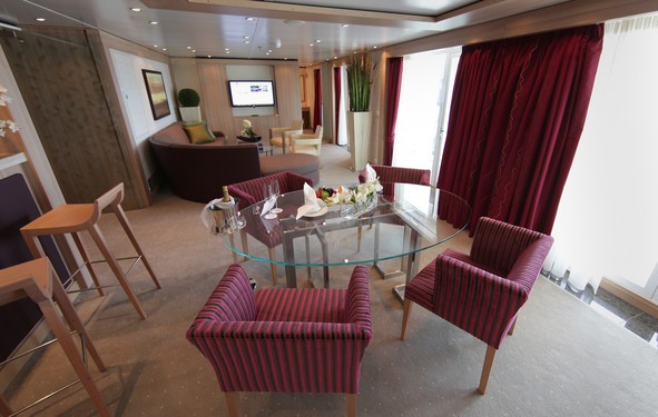 парусные новости, круизный лайнер класса люкс Seabourn Sojourn Luxury Passenger Yacht